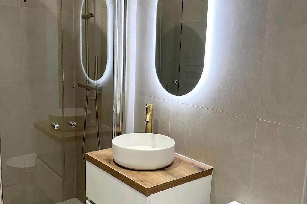 Beautiful Paris Flat At Canal St-Martin Apartment