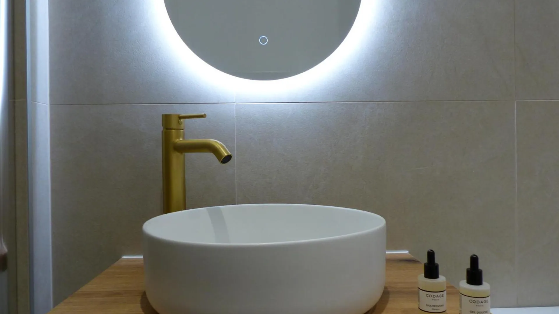 Beautiful Paris Flat At Canal St-Martin Apartment France