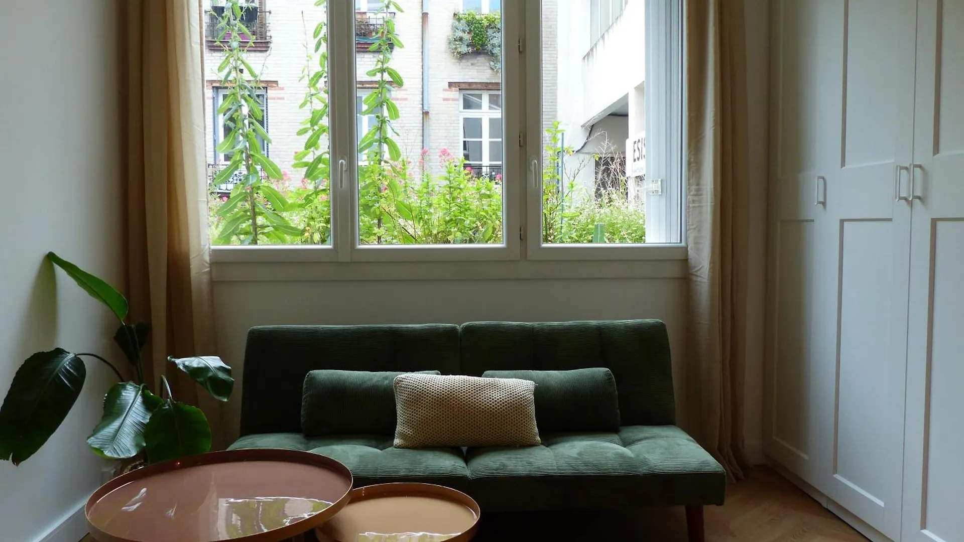 Beautiful Paris Flat At Canal St-Martin Apartment
