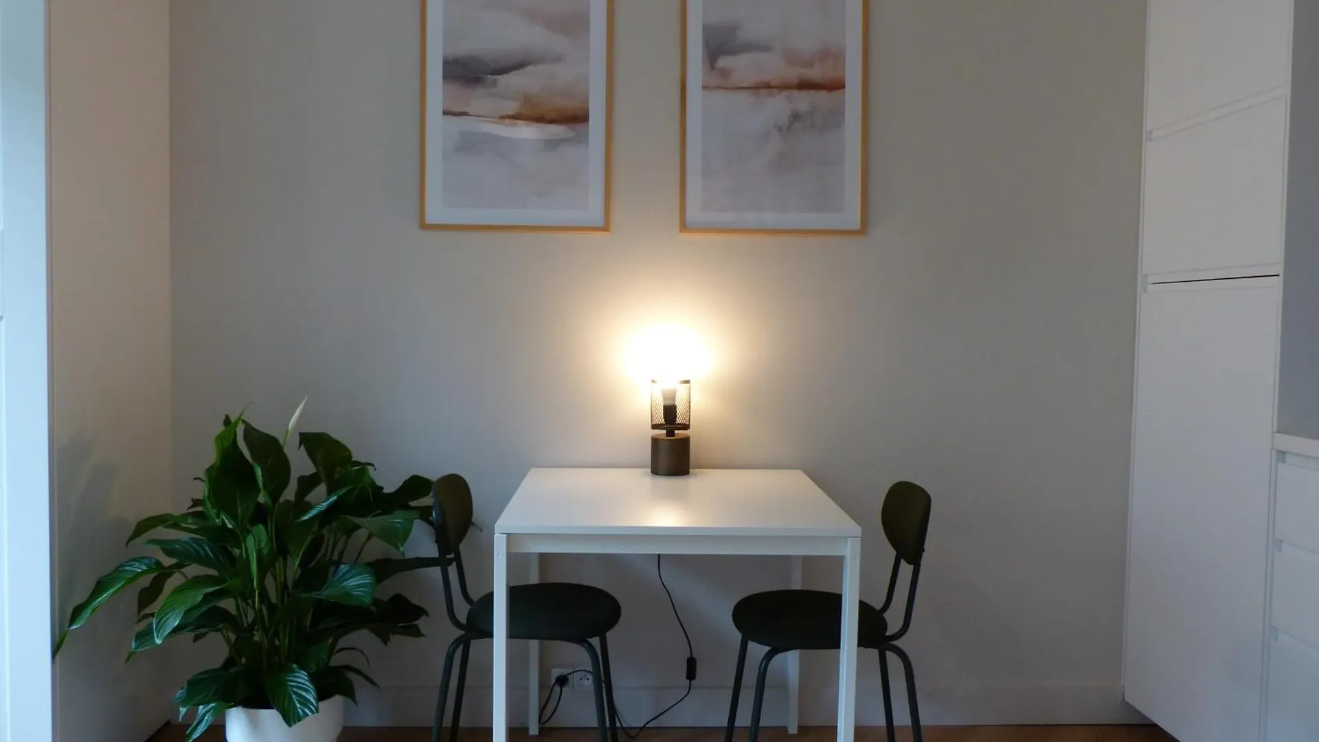 Апартаменты Beautiful Paris Flat At Canal St-Martin