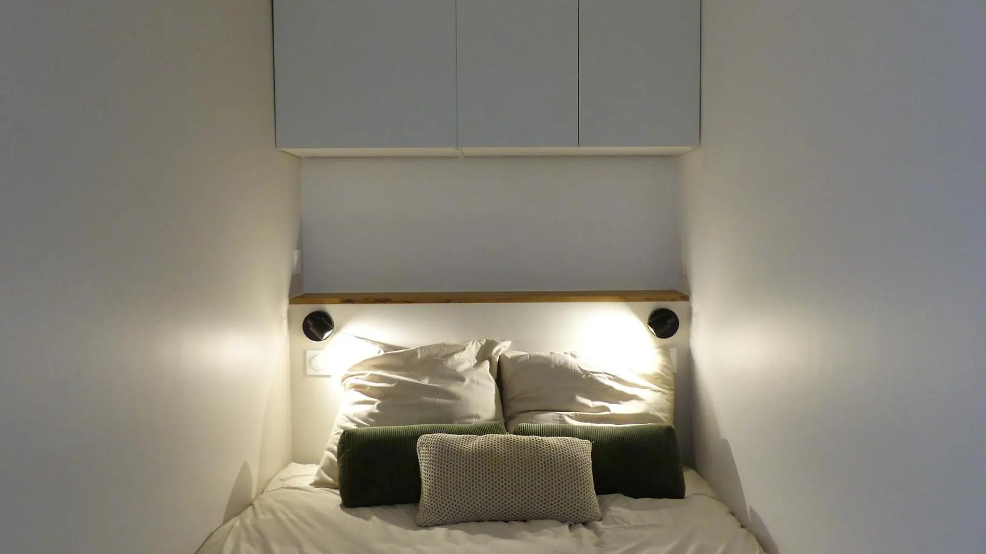 Апартаменты Beautiful Paris Flat At Canal St-Martin